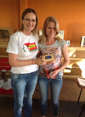 Elizandra da Silva foi sorteada e ganhou um aparelho celular